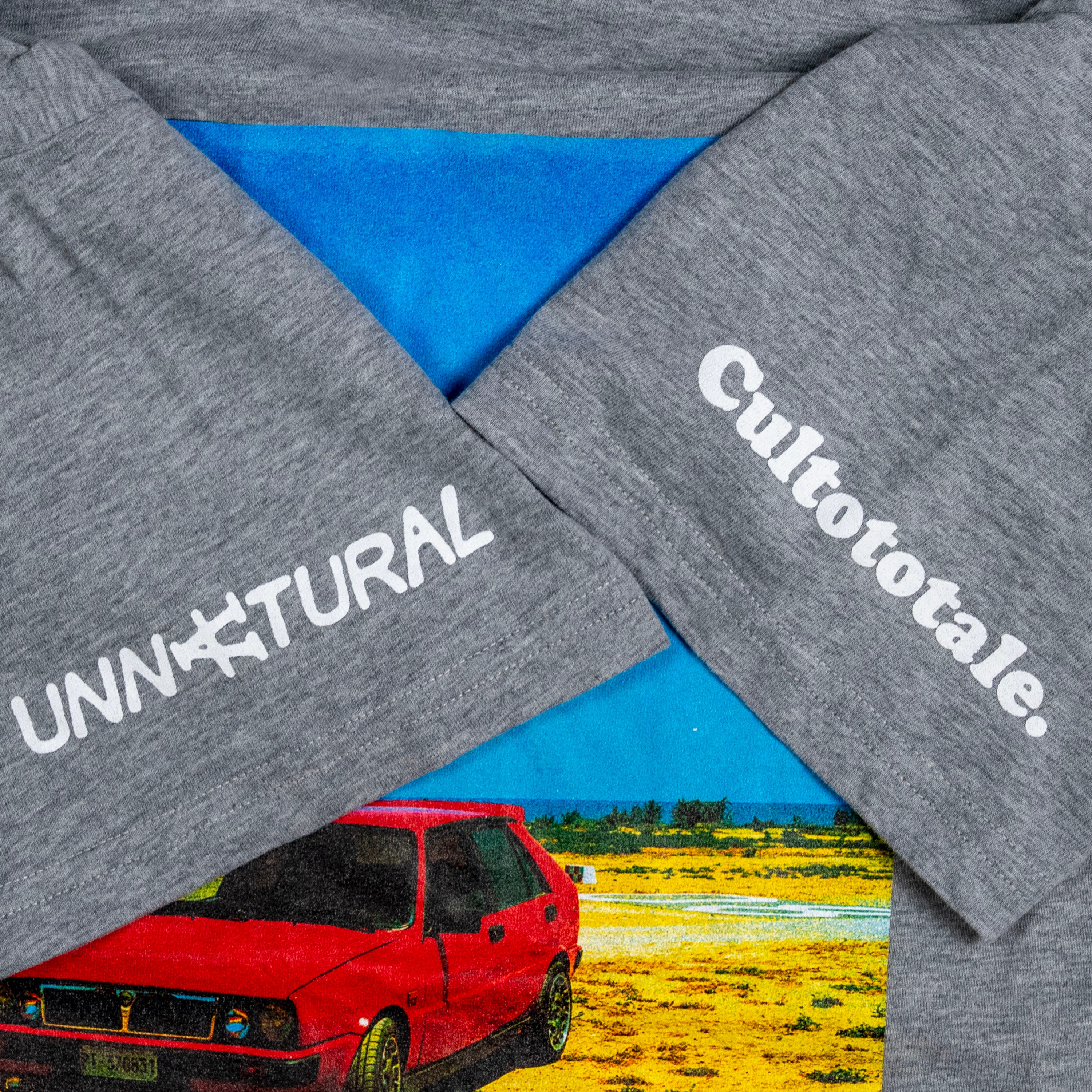 UNNATURAL X CULTOTOTALE Stylo Car Tee